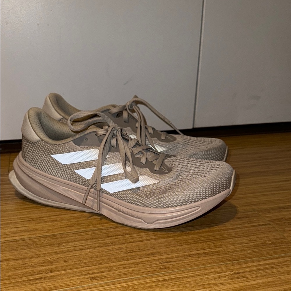 adidas Supernova Rise 
Size 9 Men’s, Size 10 Women’s